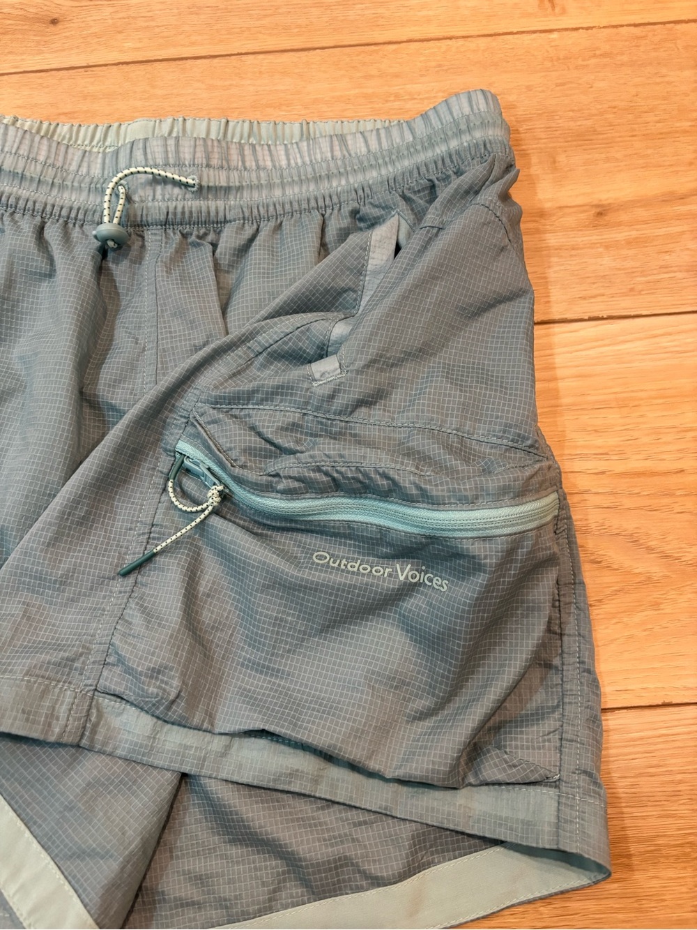 Outdoor Voices Windbreaker Cargo / Utility Shorts in teal green Sz M medium - Picture 2 of 8